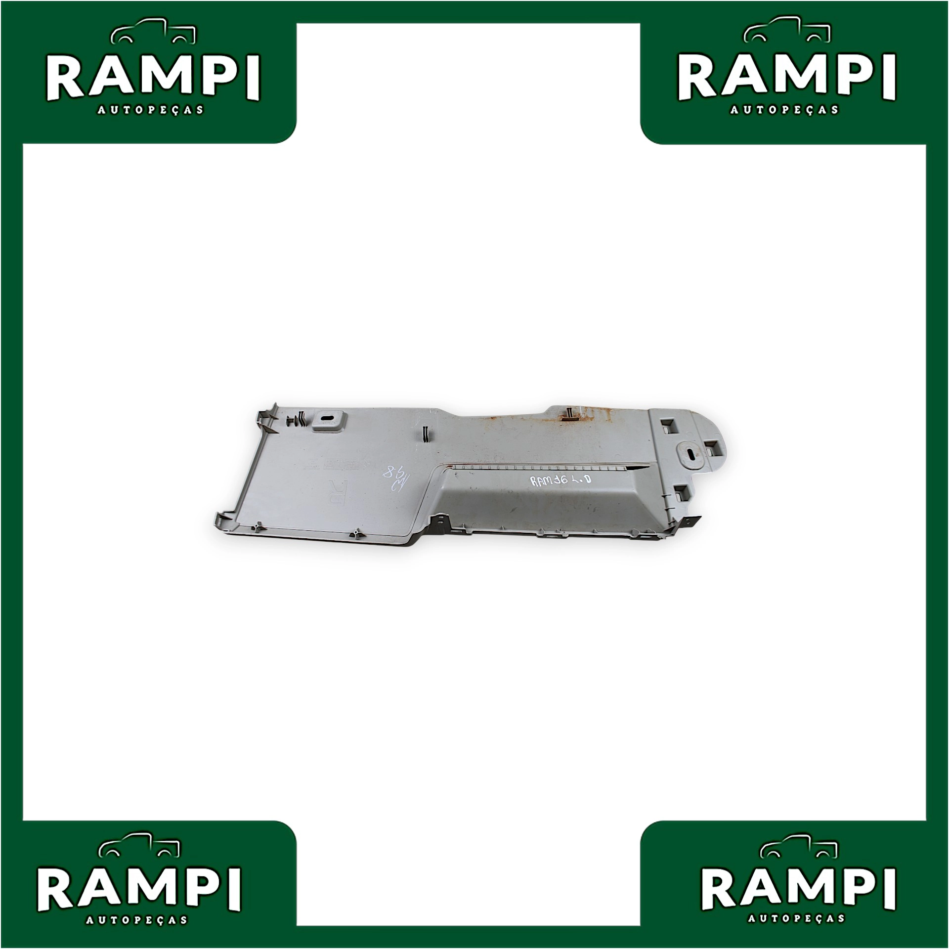 Moldura Console Central Direito Dodge RAM 2016 0000588002
