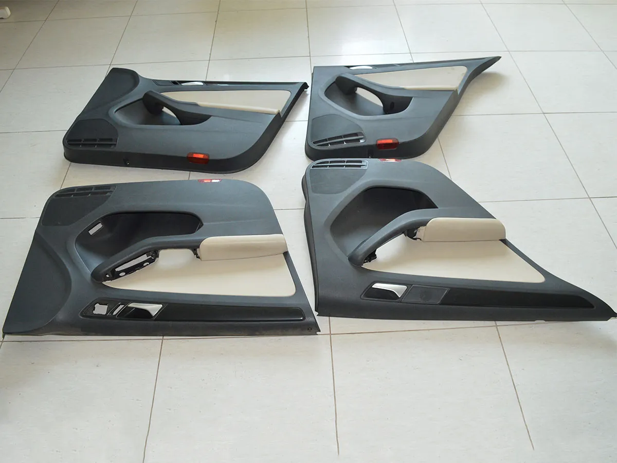 Conjunto de forro de porta do Jetta 2.0 2013 aut.
