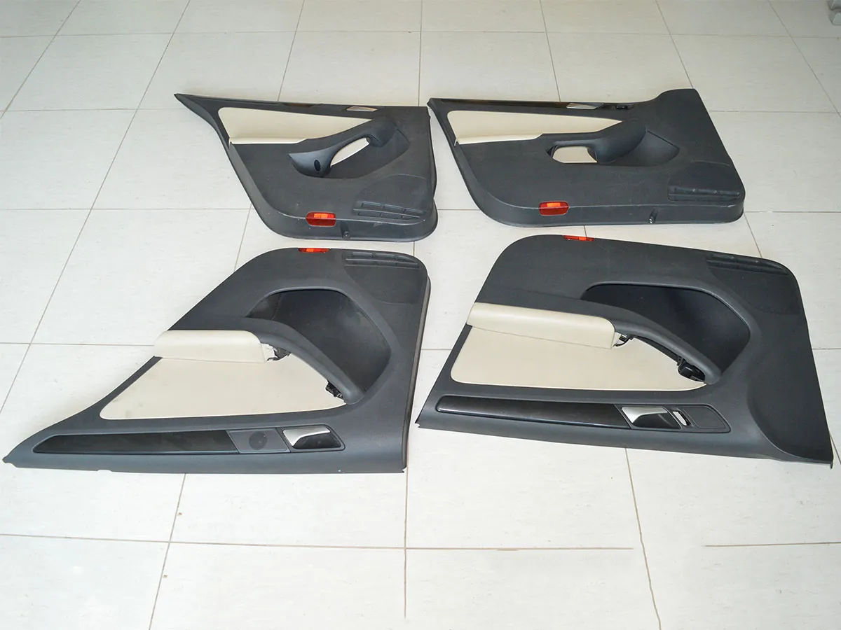 Conjunto de forro de porta do Jetta 2.0 2013 aut.
