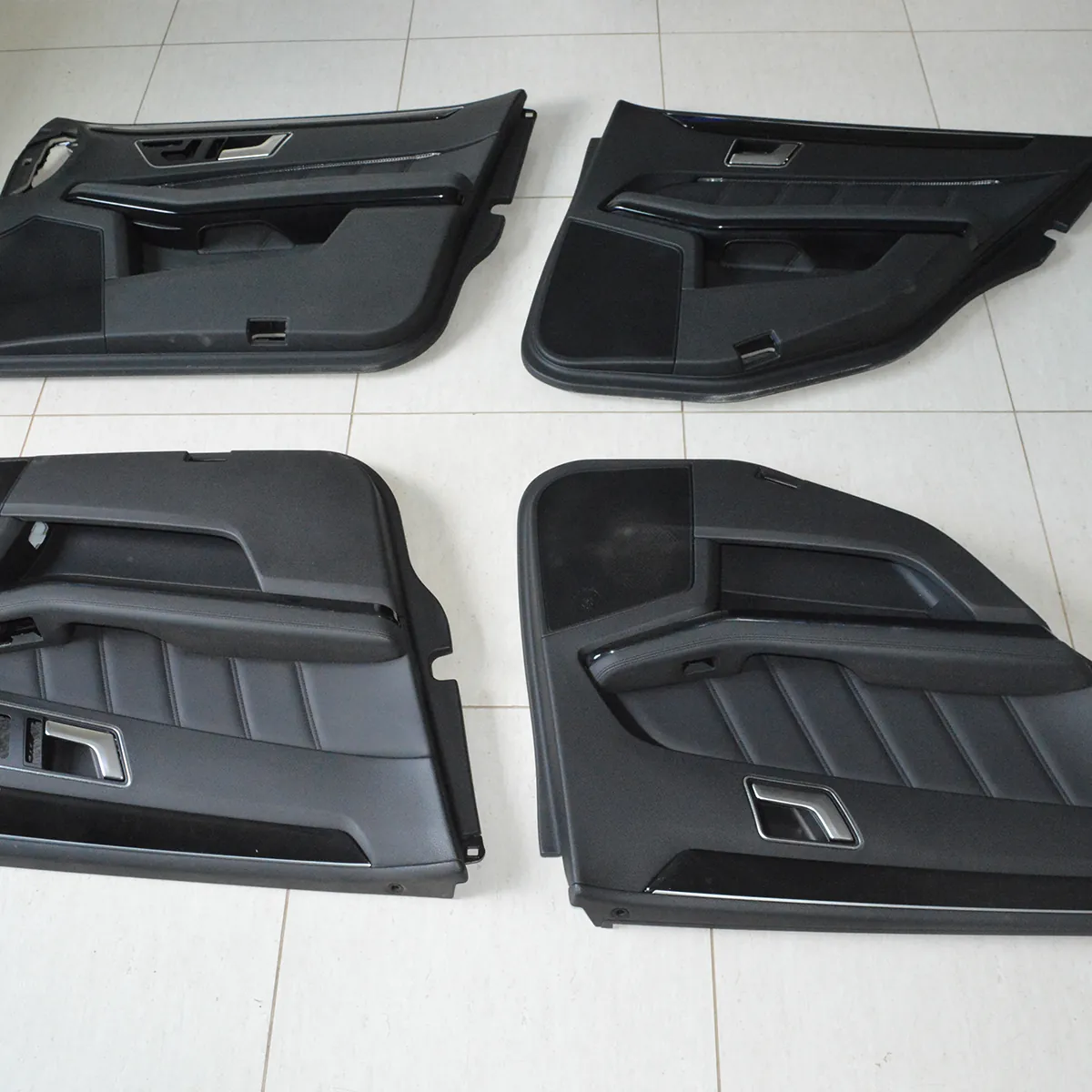 Conjunto de forro de portas Mercedes E350 V6 2011 Aut.