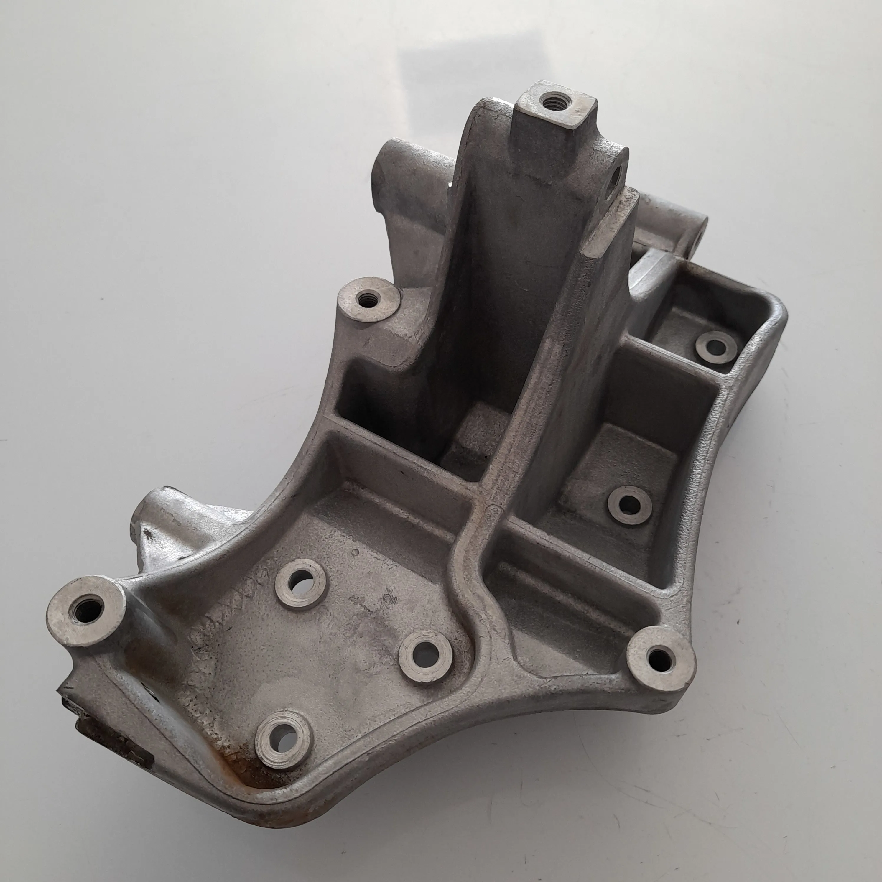 Suporte do compressor do ar S10 2.8 4x2 colina 2005