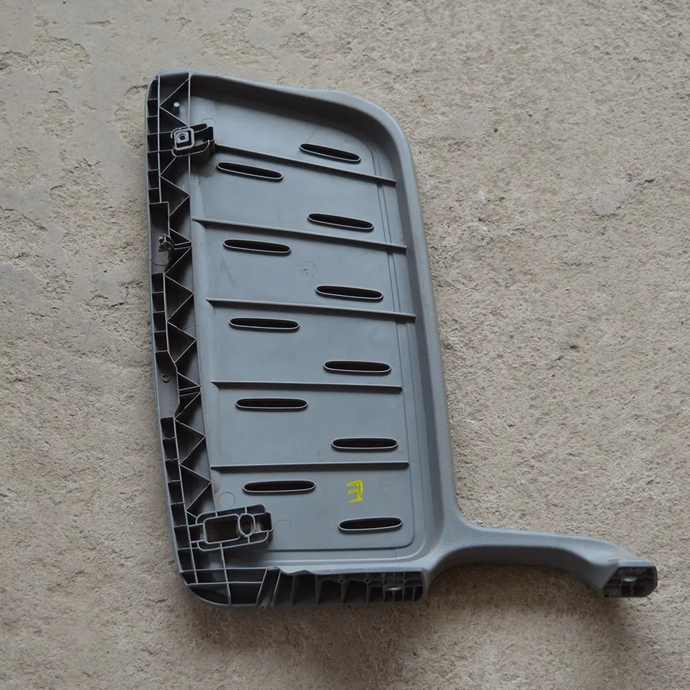 Suporte do tapa sol esquerdo Sprinter 2018