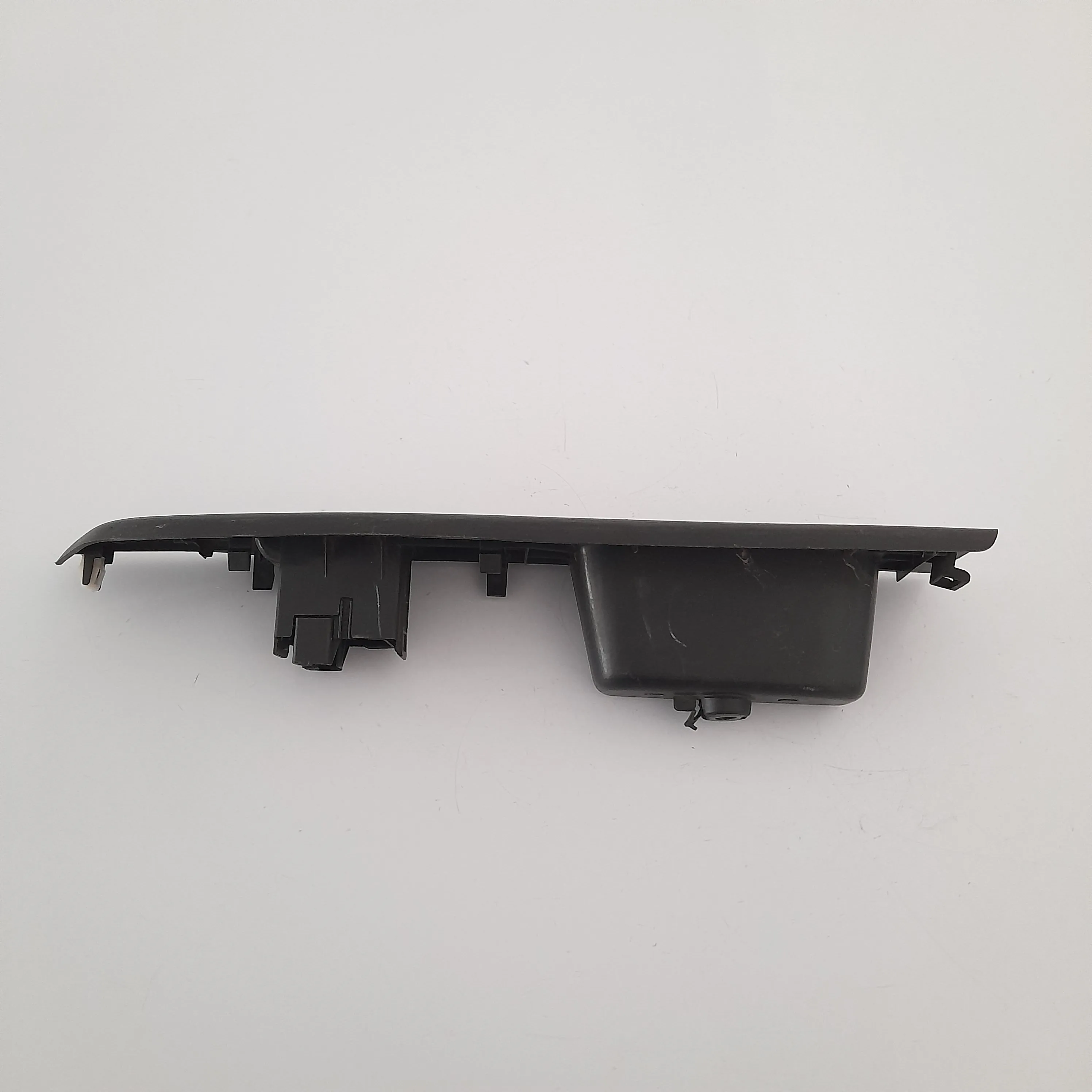 Botão do vidro elétrico tras dir S10 2.5 Flex 4x4 2016