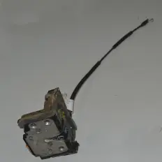 Fechadura porta traseira esquerda spin 1.8 8V LT 13588869