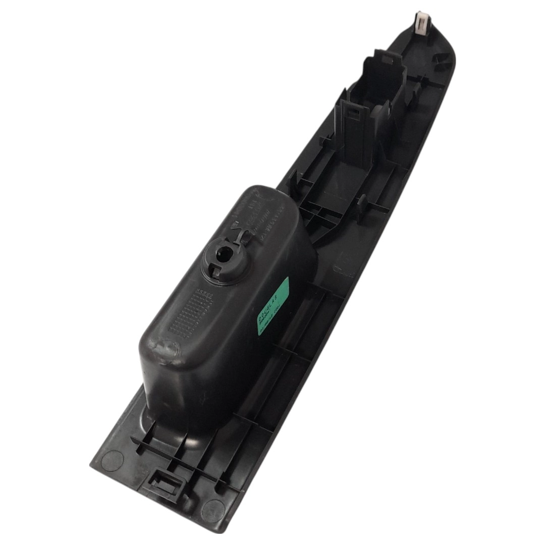 Moldura botão vidro traseiro direito S10 LT 2.4 Flex 2013