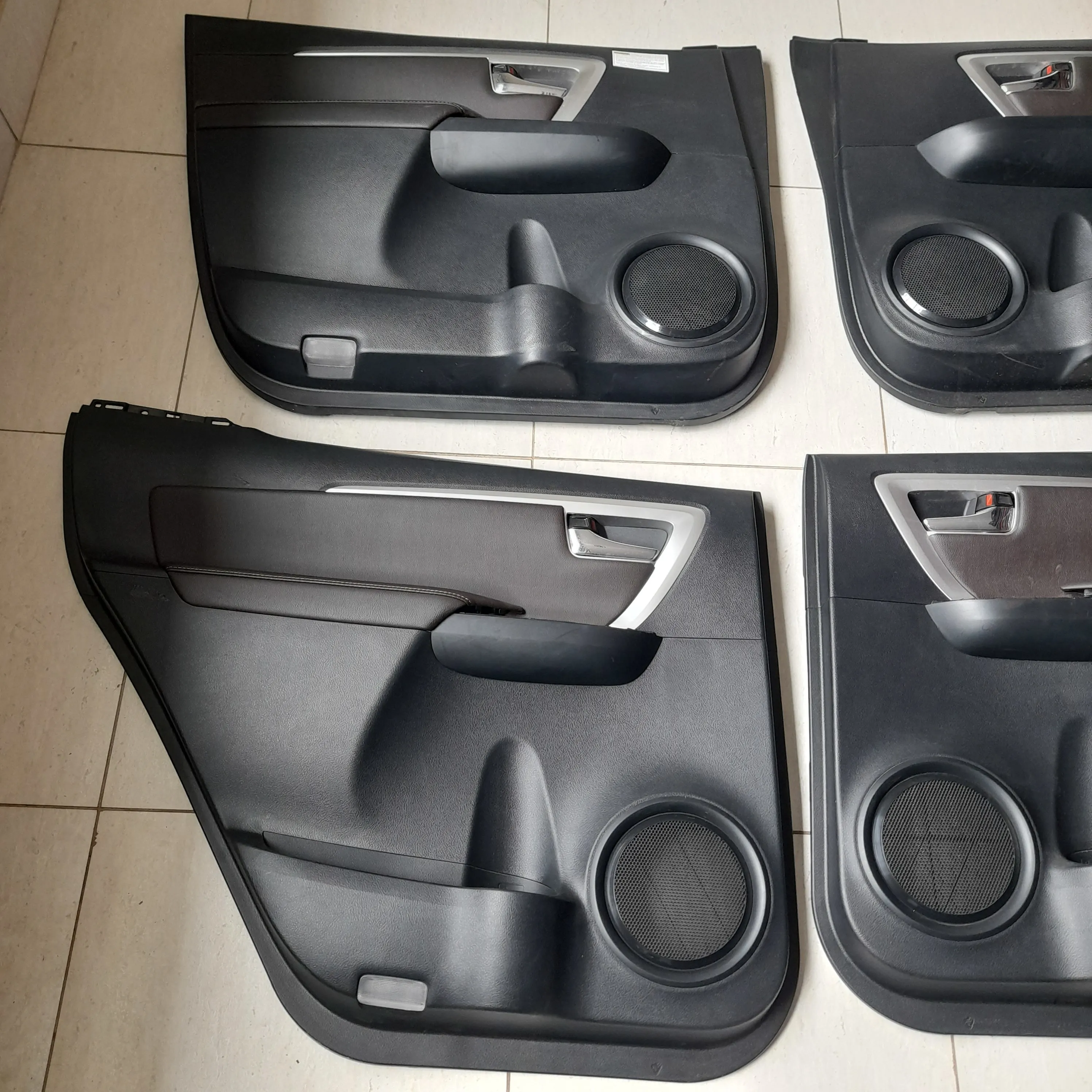 Forro de porta conjunto Hilux 2.8 sw4 2020 srx 4x4A