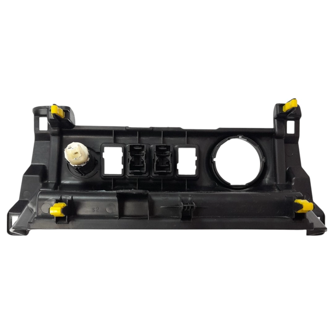 Moldura botão tração tomada 12v Hilux sw4 2020 2.8 aut