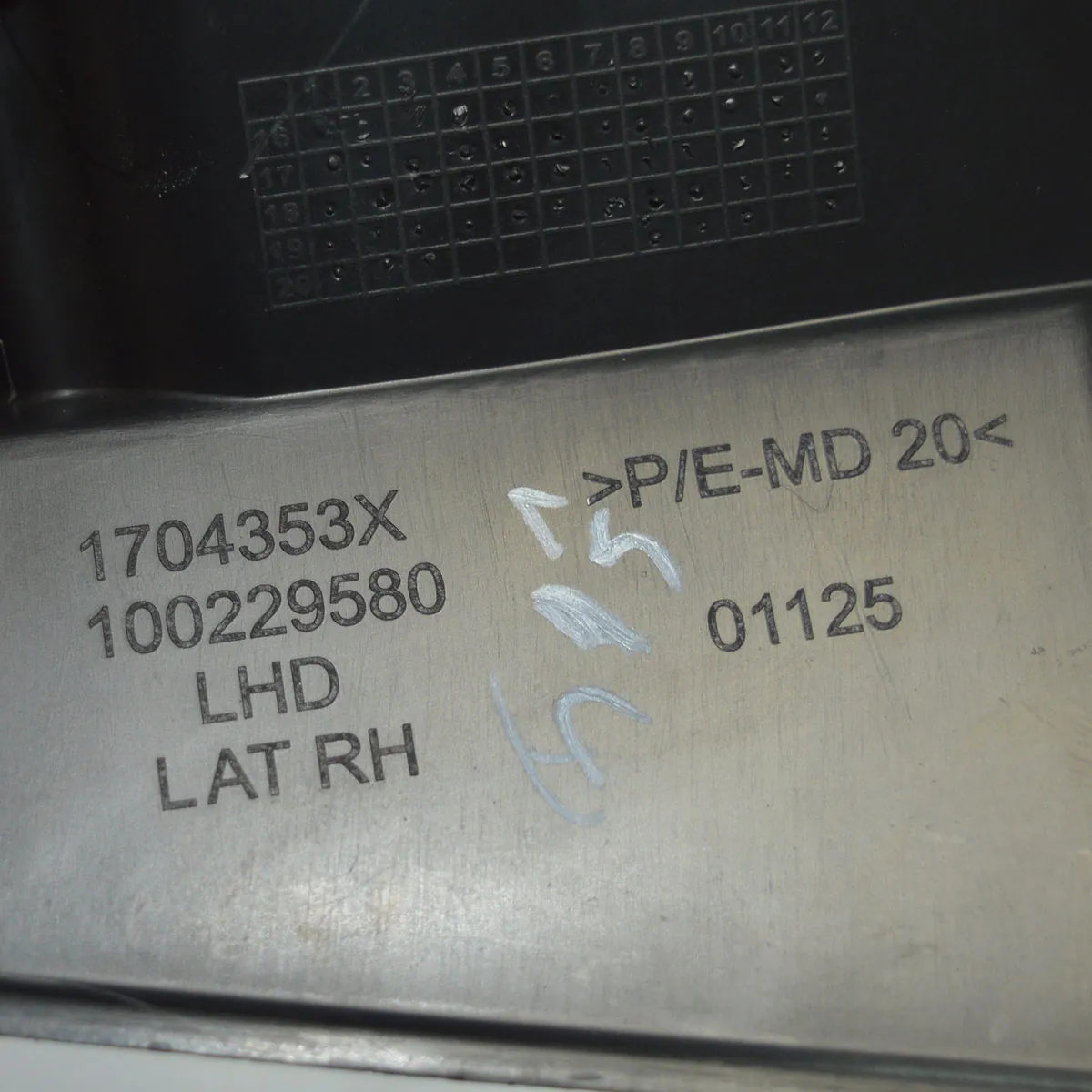 DIFUSOR DE AR LATERAL DIR Fiat Toro 2.0 freedom 2021