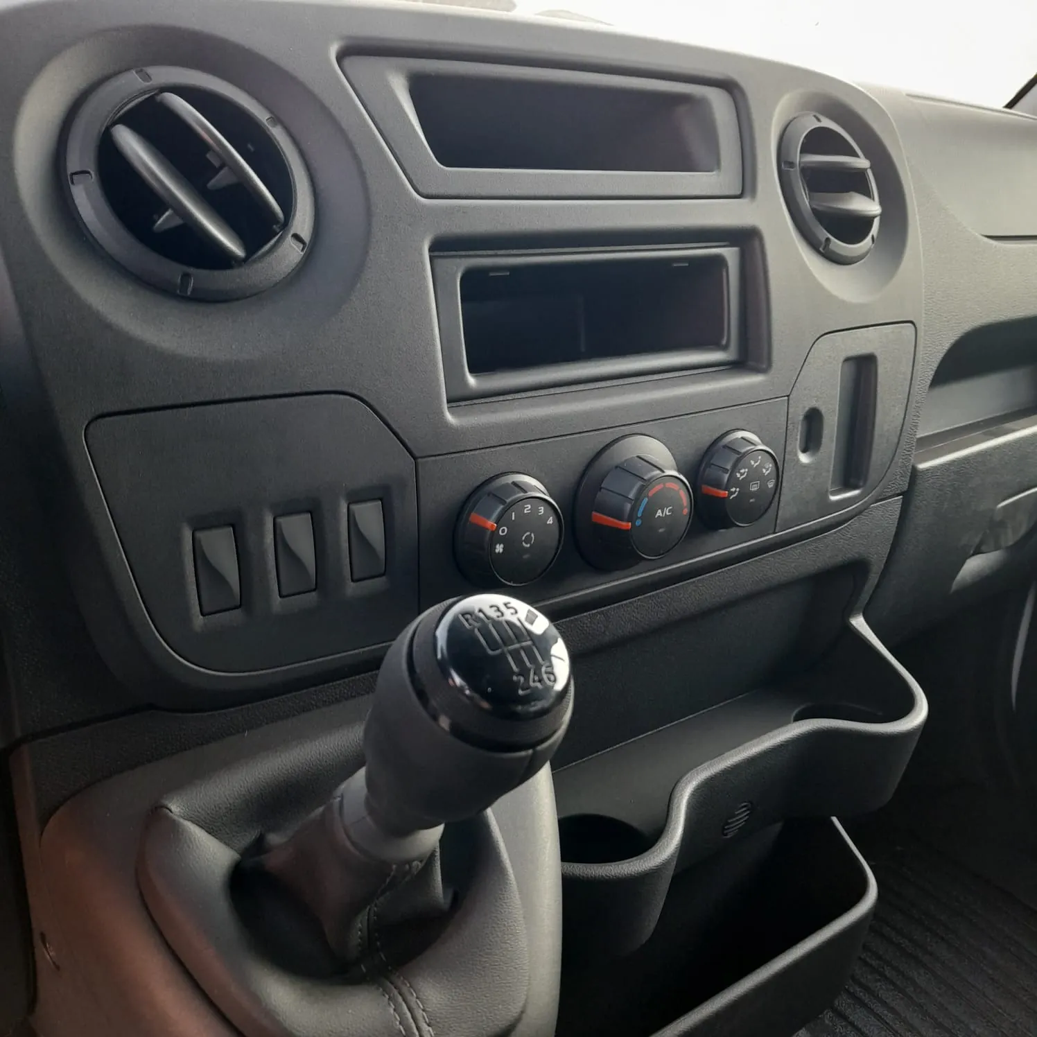 Sucata de Renault Master L3 2023/2024 136cv 2.3 Diesel 0 Km