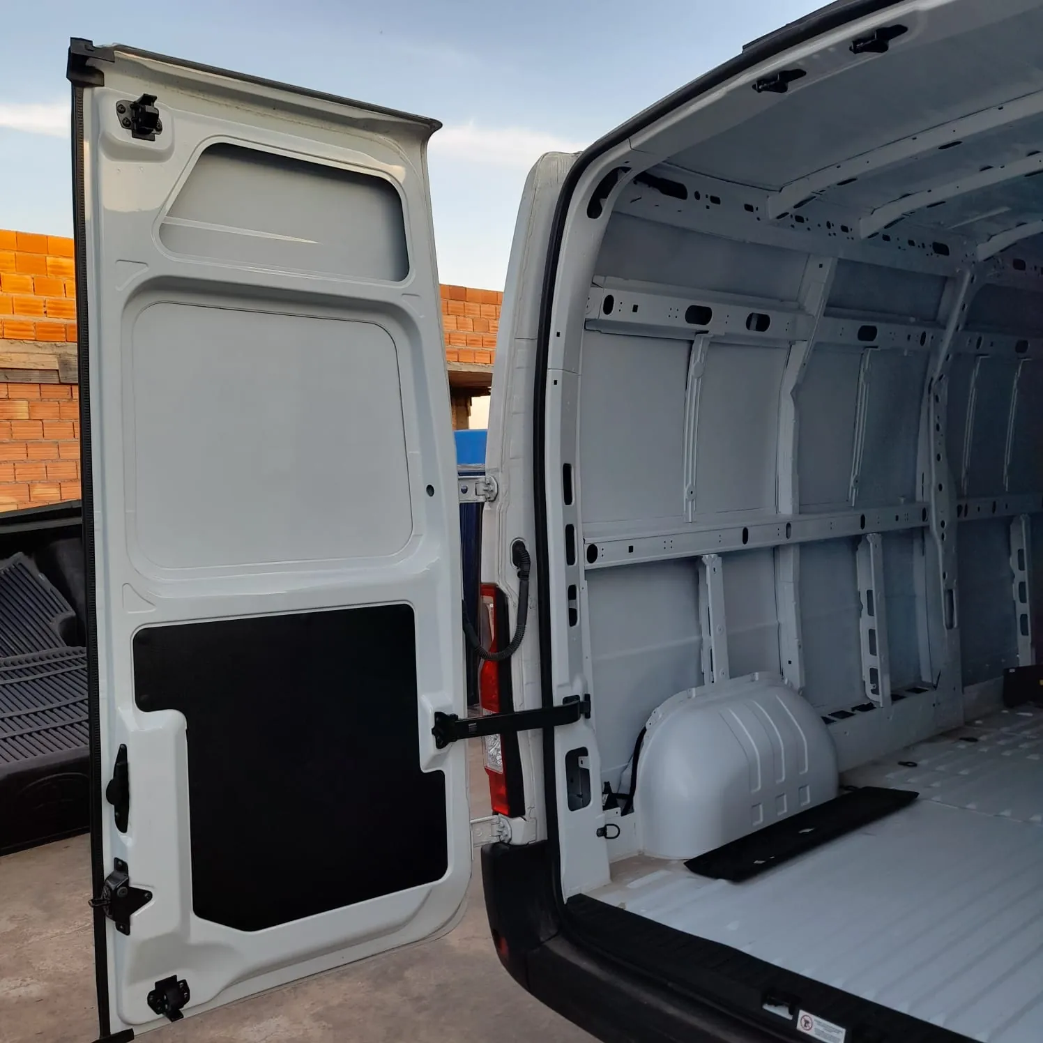 Sucata de Renault Master L3 2023/2024 136cv 2.3 Diesel 0 Km