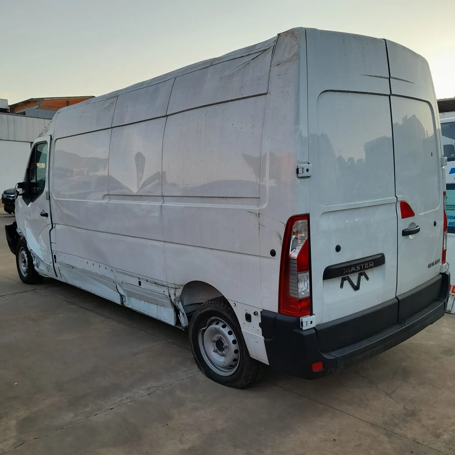 Sucata de Renault Master L3 2023/2024 136cv 2.3 Diesel 0 Km