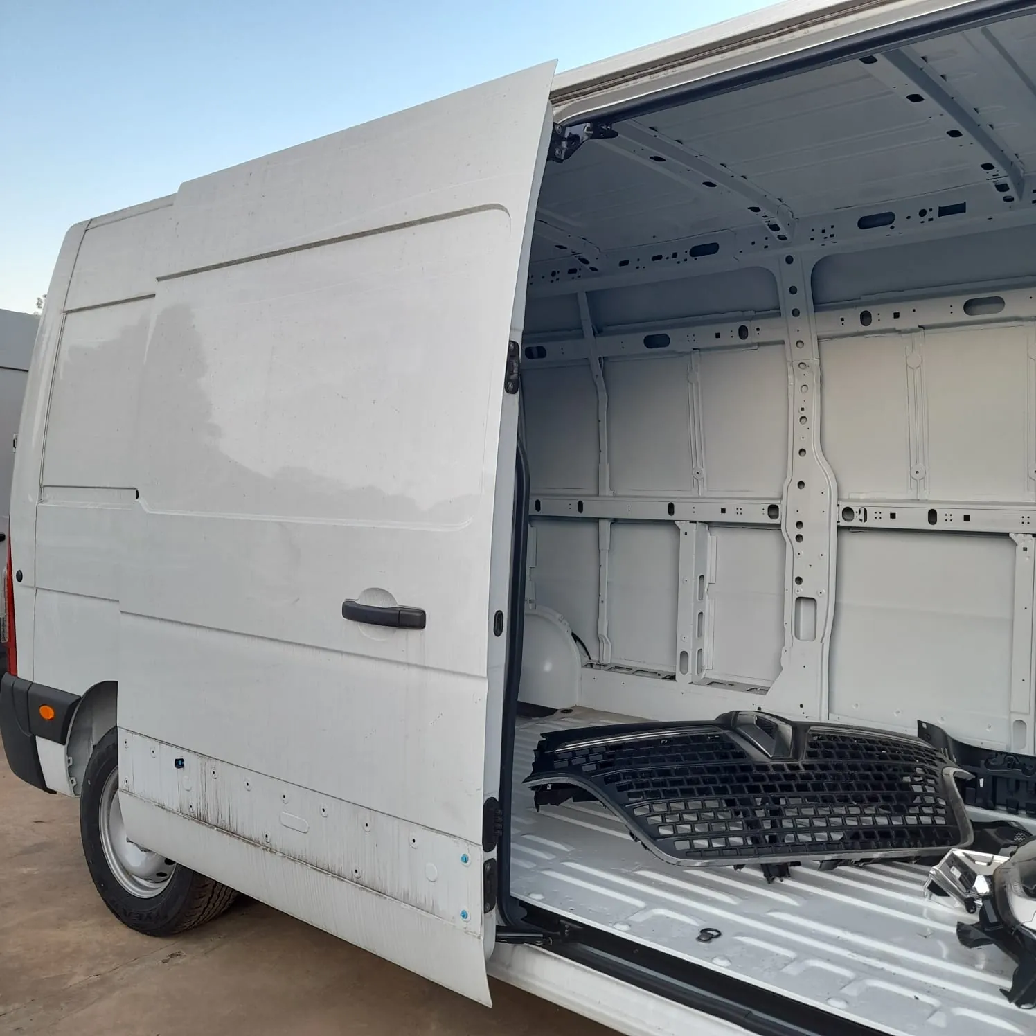 Sucata de Renault Master L3 2023/2024 136cv 2.3 Diesel 0 Km