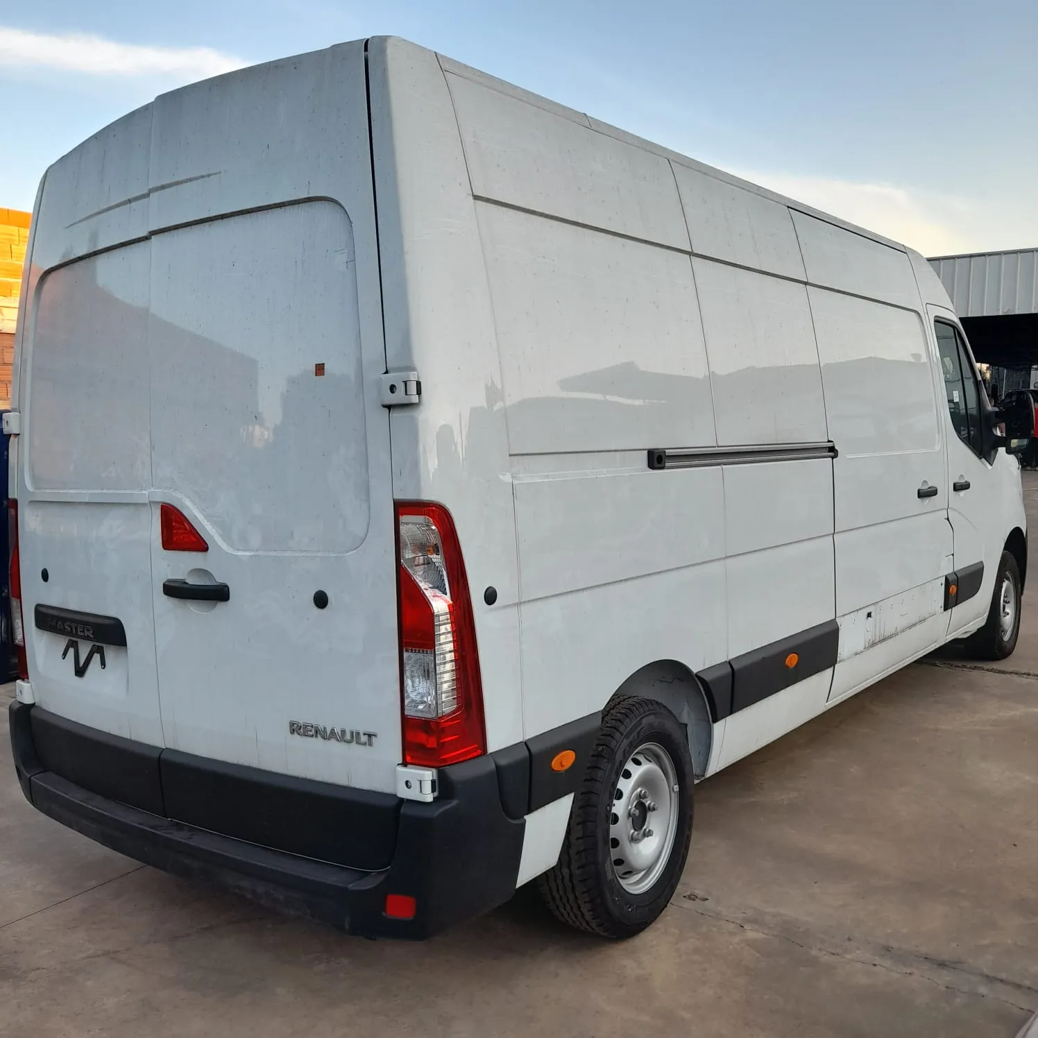 Sucata de Renault Master L3 2023/2024 136cv 2.3 Diesel 0 Km