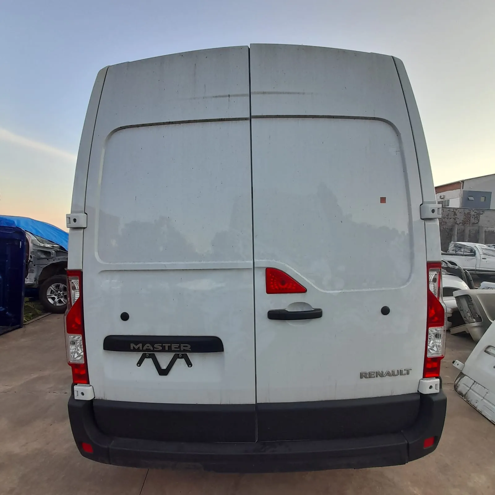 Sucata de Renault Master L3 2023/2024 136cv 2.3 Diesel 0 Km