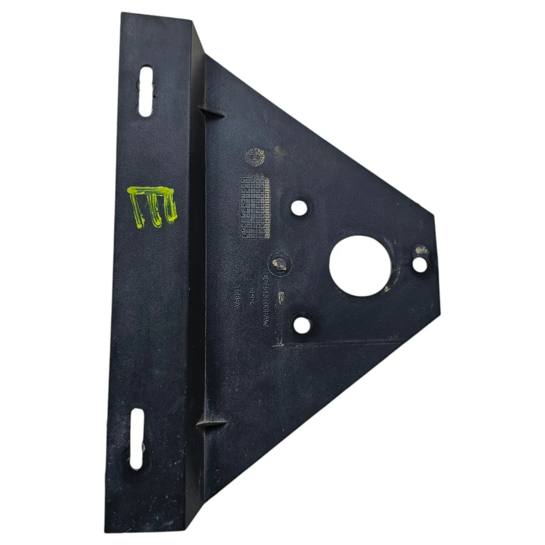 Suporte placa traseira F4000 2014 Cummins 4x4