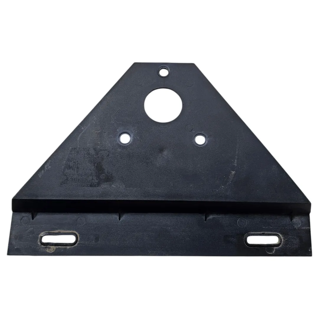 Suporte placa traseira F4000 2014 Cummins 4x4