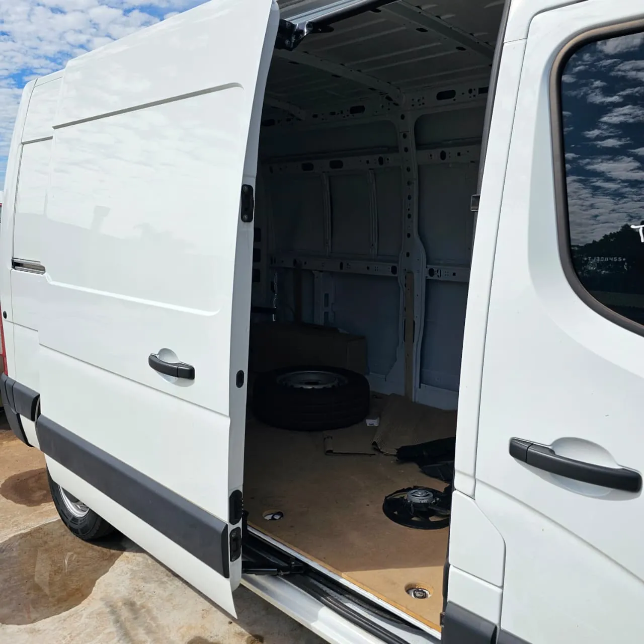 Sucata de Renault Master Furgão 2025/2026 2.3 150cv Manual