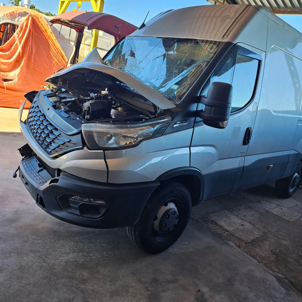 Sucata de Iveco Daily 30VAN 2024 3.0 160cv Manual