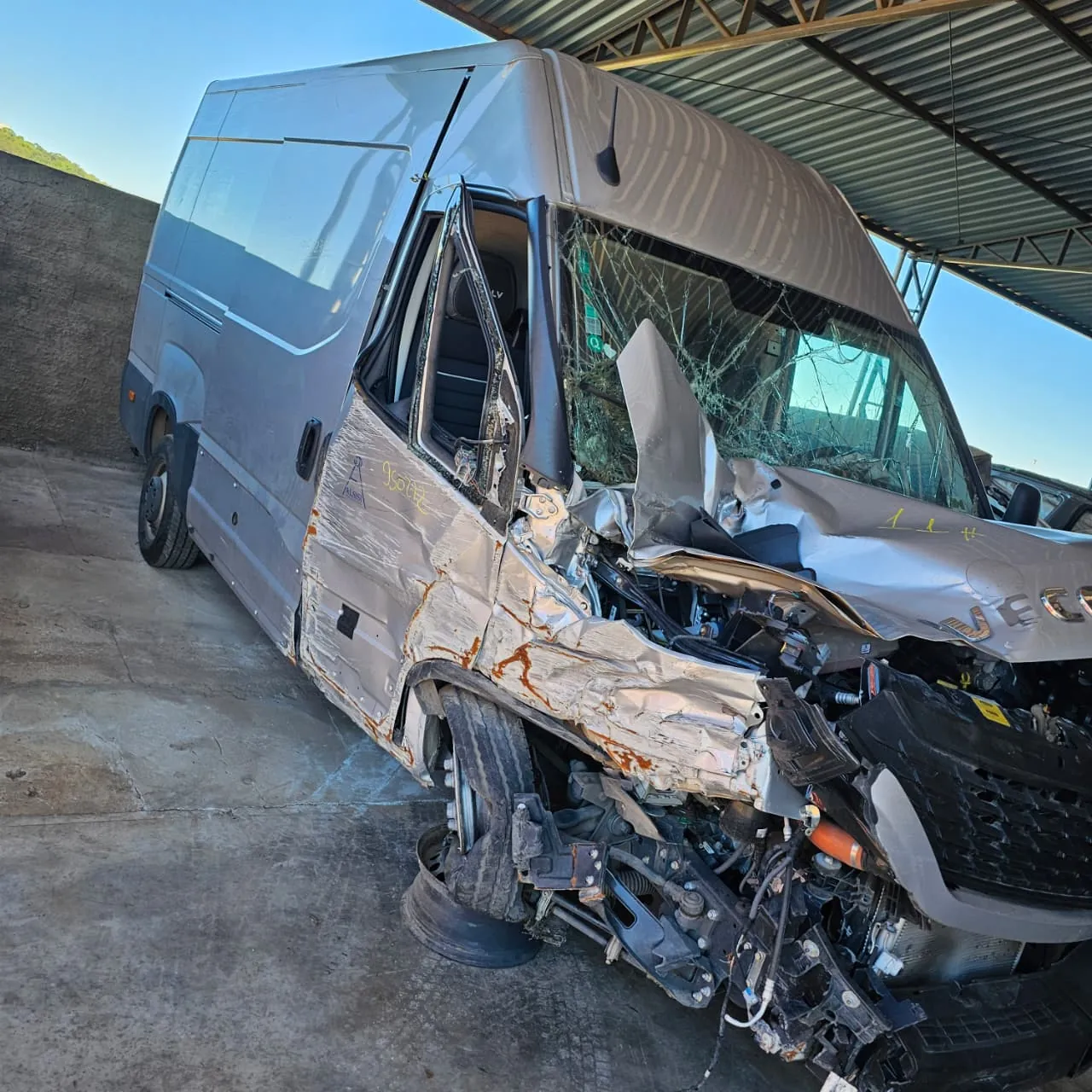 Sucata de Iveco Daily 30VAN 2024 3.0 160cv Manual