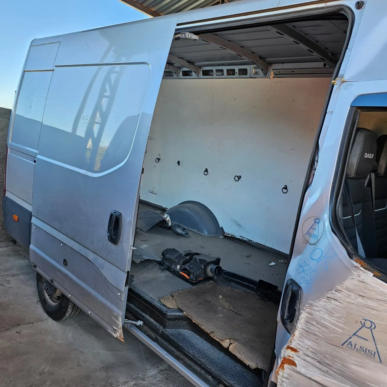 Sucata de Iveco Daily 30VAN 2024 3.0 160cv Manual