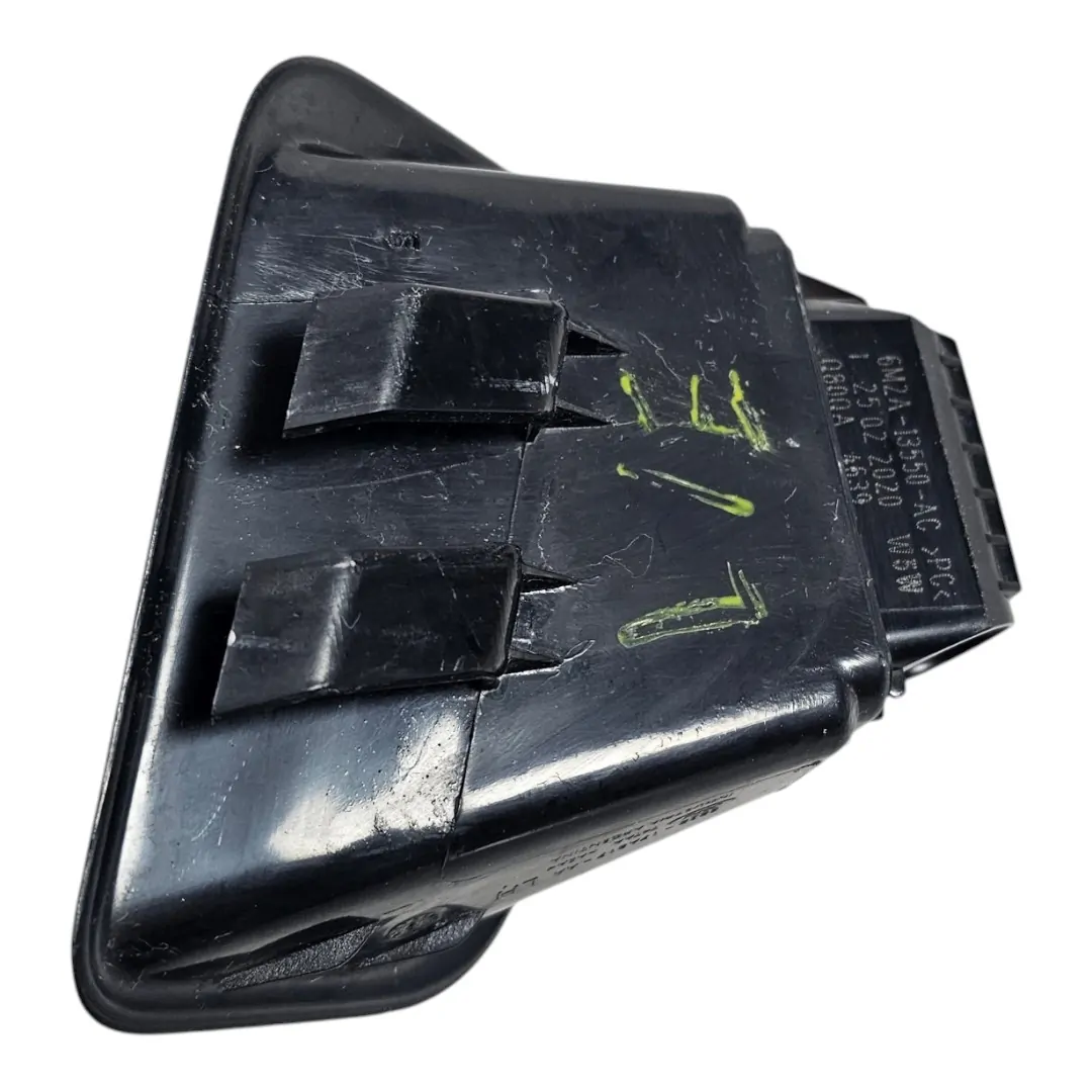 Luz de placa esquerda Ranger 3.2 XLT 2021
