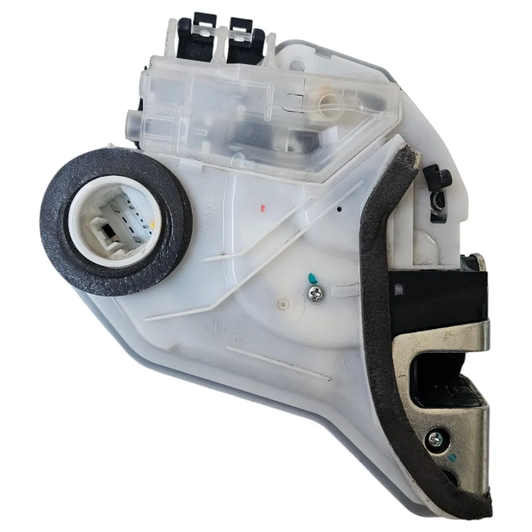Fechadura porta traseira esquerda Hilux GR 2.8 177cv 2019