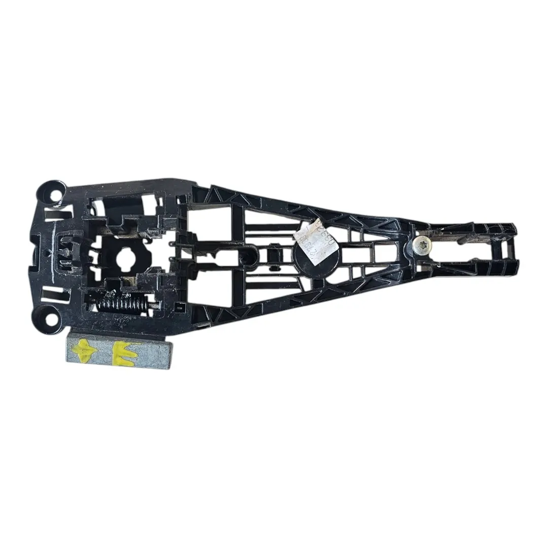 Suporte maçaneta da porta traseira esquerda S10 2.8 200cv 2024 LTZ