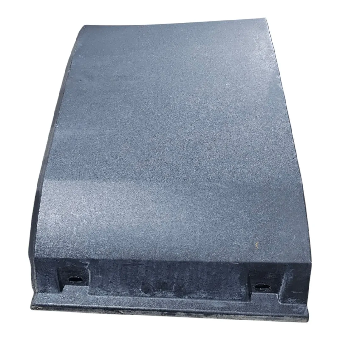 Moldura lateral esquerda frente pneu Iveco Daily 3.0 2024