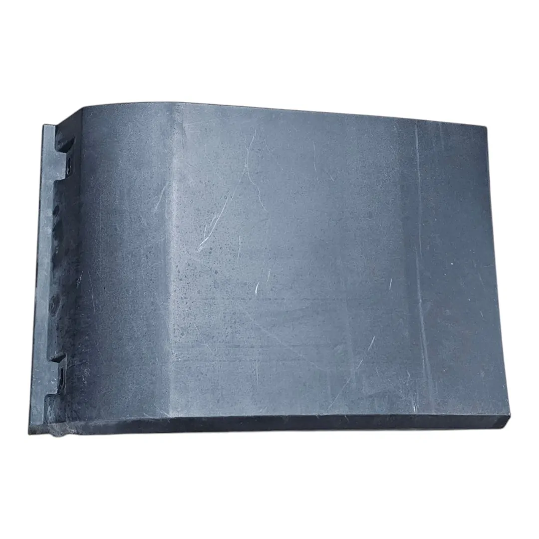Moldura lateral direita frente pneu com detalhe Iveco Daily 3.0 2024