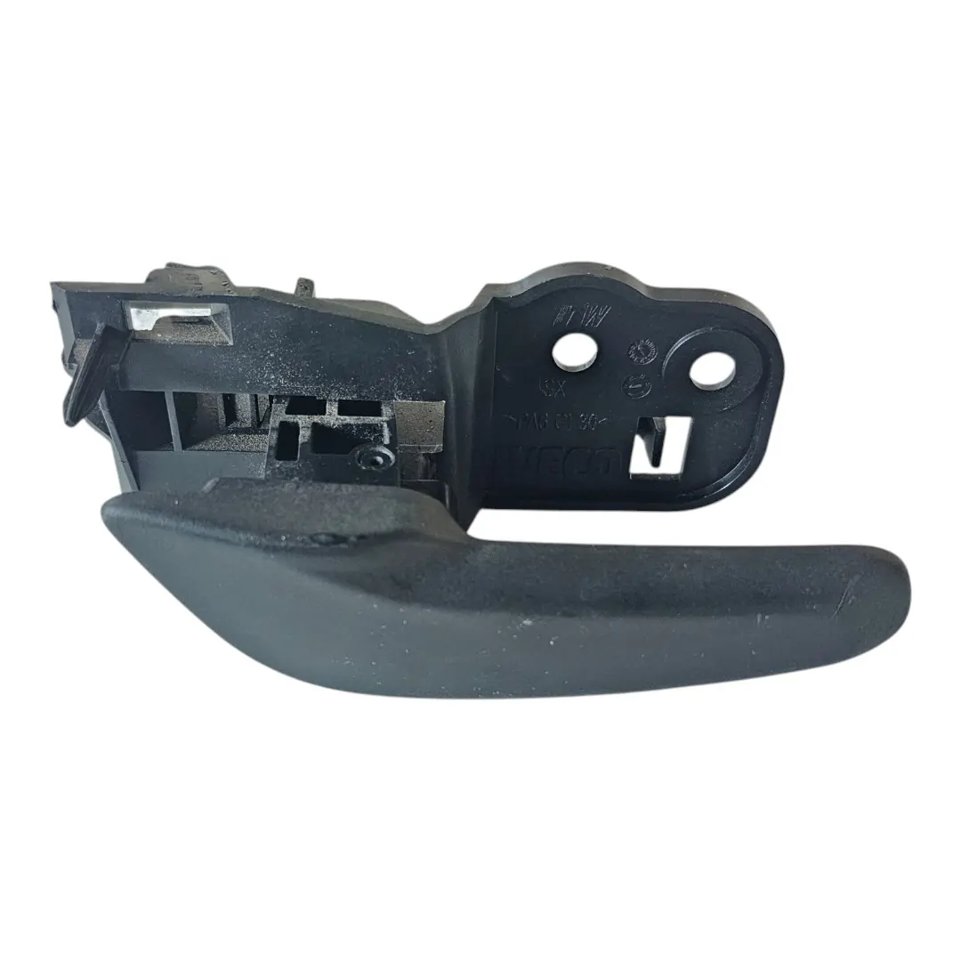 Puxador porta dianteira esquerda Iveco Daily 3.0 2024