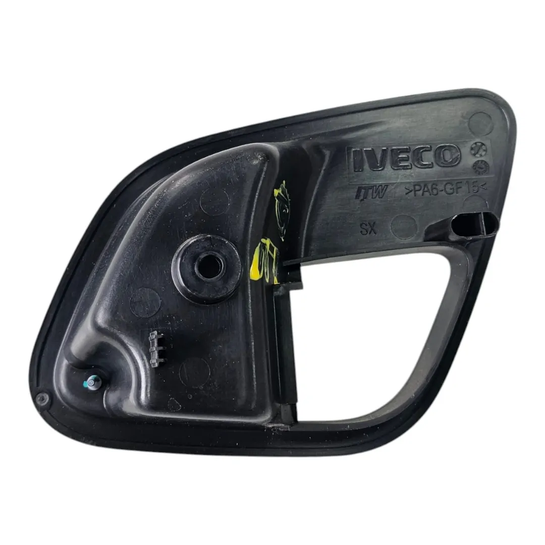 Acabamento maçaneta esquerda Iveco Daily 3.0 2024