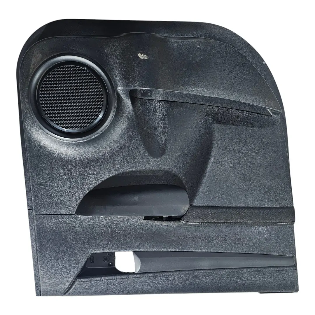 Forro porta tras esquerda detalhe Hilux 2.8 2024 Manual 0km