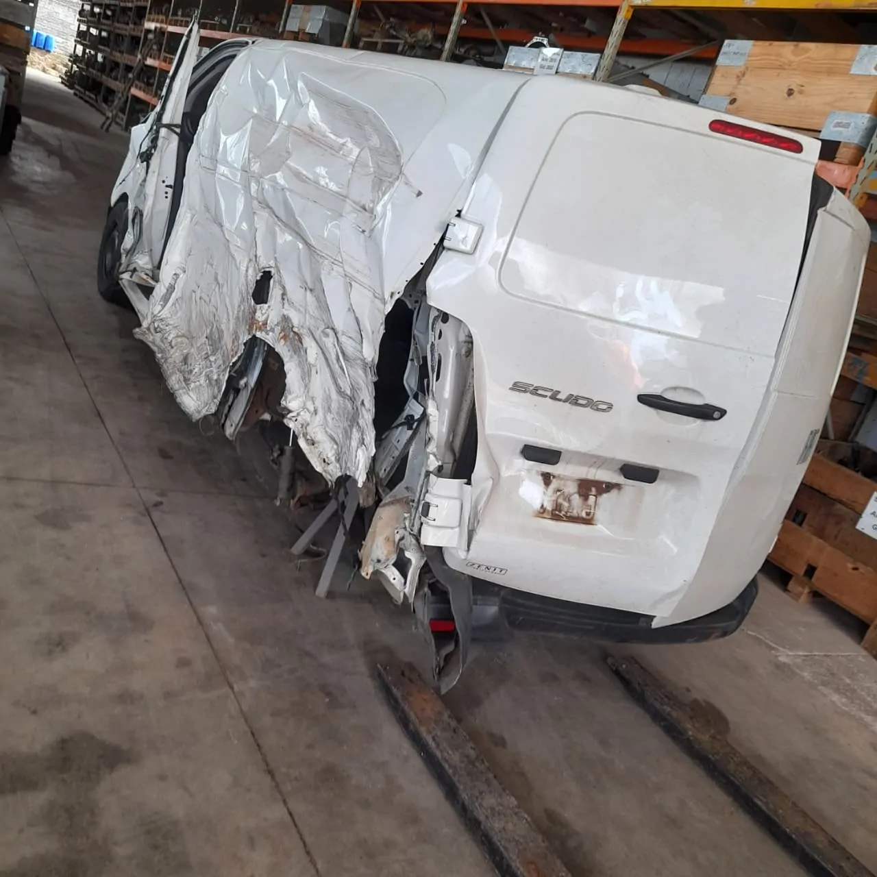 Sucata de Scudo Cargo TD 2022/2023 1.5 120cv Manual