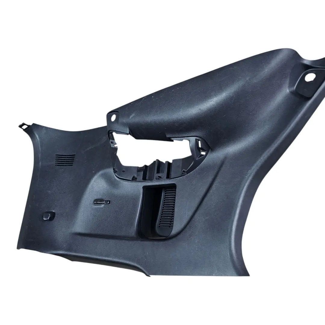 Forro direito porta malas com detalhe Hilux SW4 SRX 2.8 2020