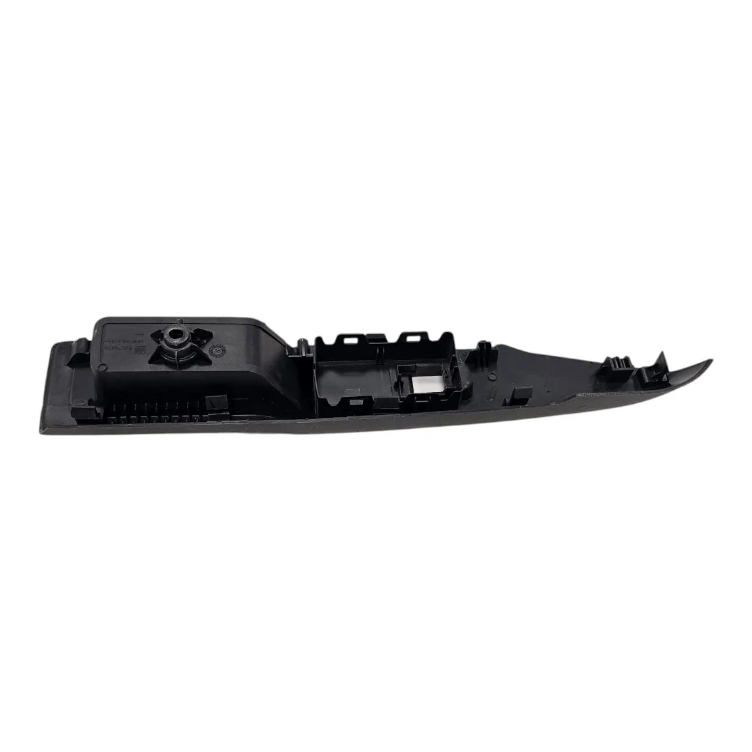 Moldura comando vidro dianteira direita S10 2018 2.8 200cv LS Manual