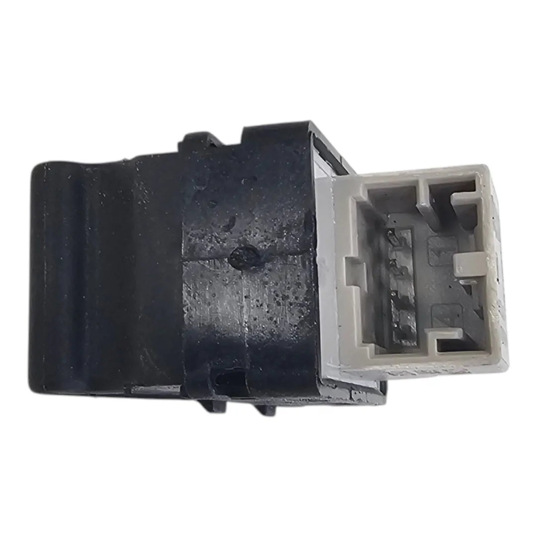 Botão vidro dianteiro direito Saveiro 1.6 116cv 2026