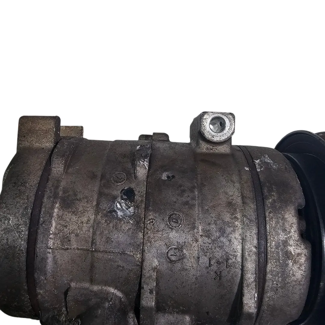 Compressor do ar condicionado Pajero 2011 3.2 com detalhes