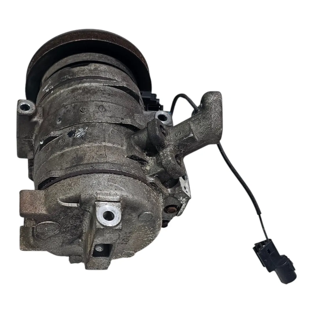 Compressor do ar condicionado Pajero 2011 3.2 com detalhes