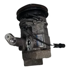 Compressor do ar condicionado Pajero 2011 3.2 com detalhes